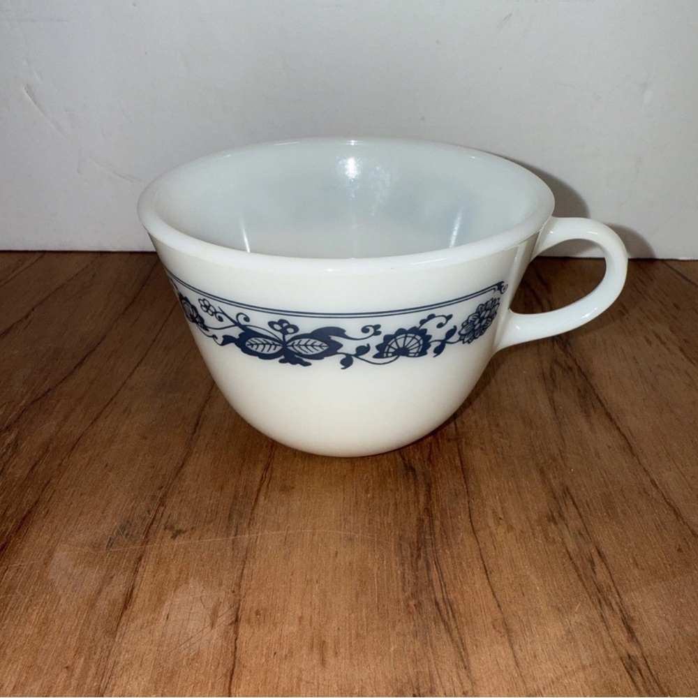 Corning Old Town Blue Onion Cup.